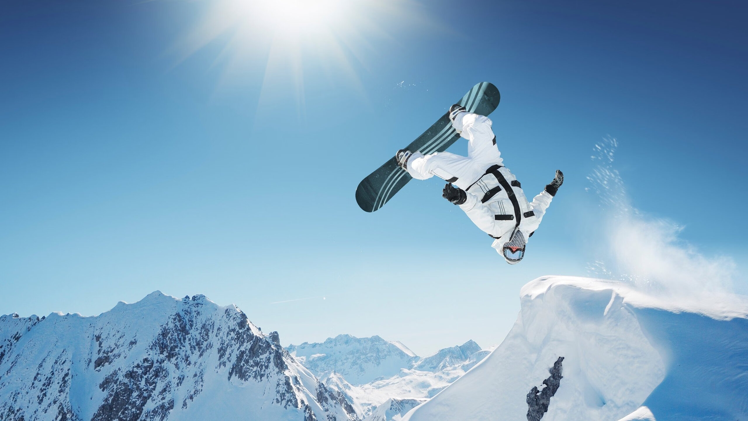 “西甲明星对决：攻防转换引发球迷惊叹”，2021西甲球星