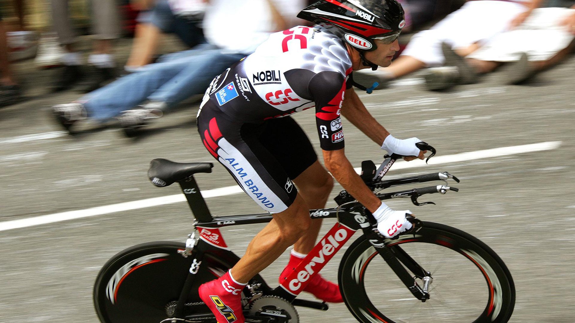 李恩：在比赛中不断突破对方防线，为全黑队制造无限威胁，搜索李恩