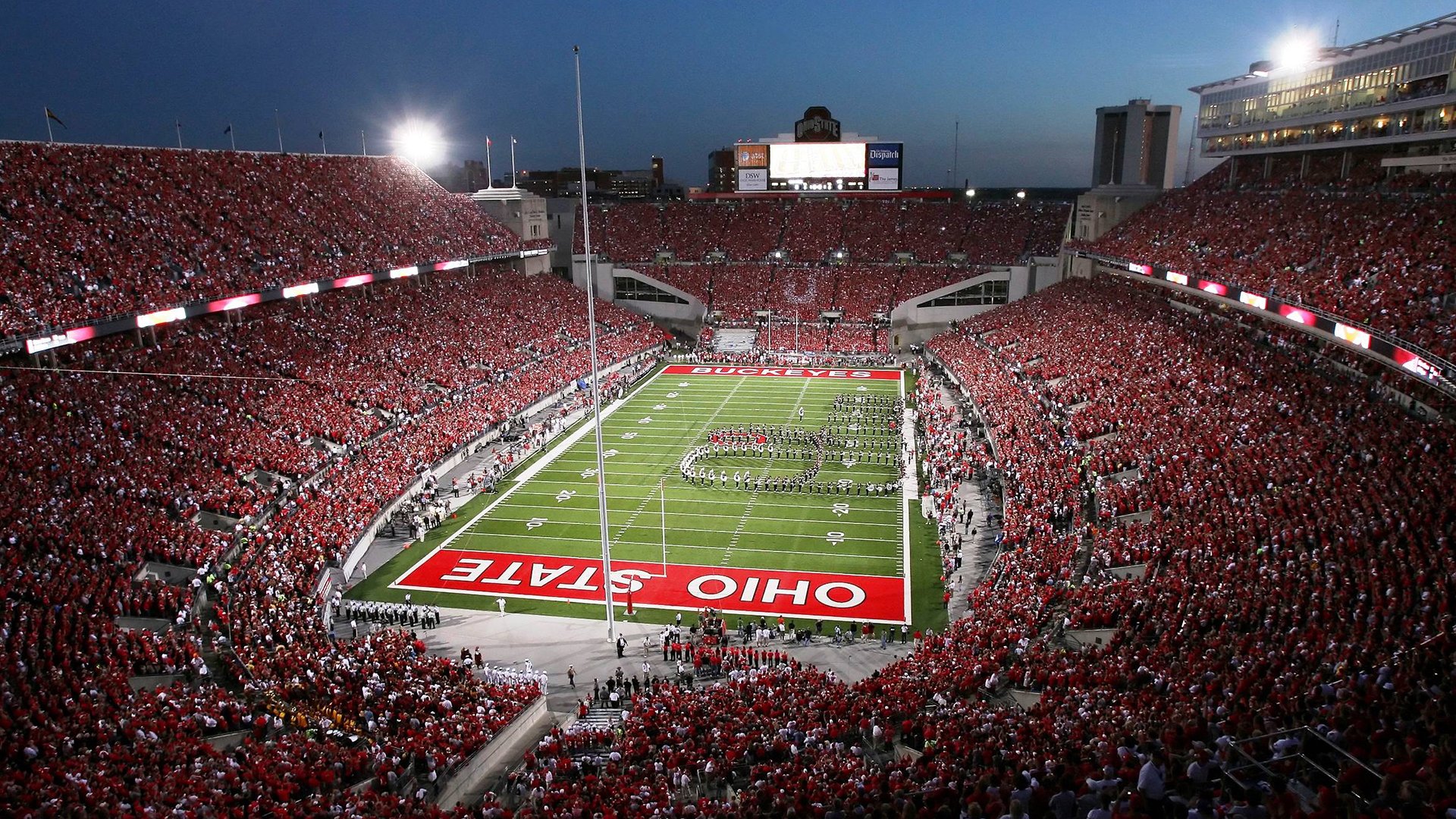 李恩：在比赛中不断突破对方防线，为全黑队制造无限威胁，搜索李恩